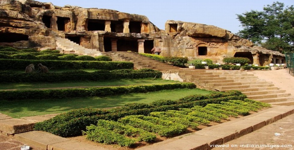 https://d3r8gwkgo0io6y.cloudfront.net/upload/udaygiri caves.jpg